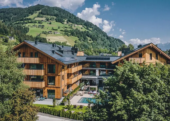 Hotels with pool Elements Resort Zell Am See