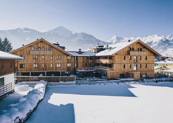 Hotels with pool Elements Resort Zell Am See